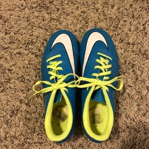 Women’s soccer cleats